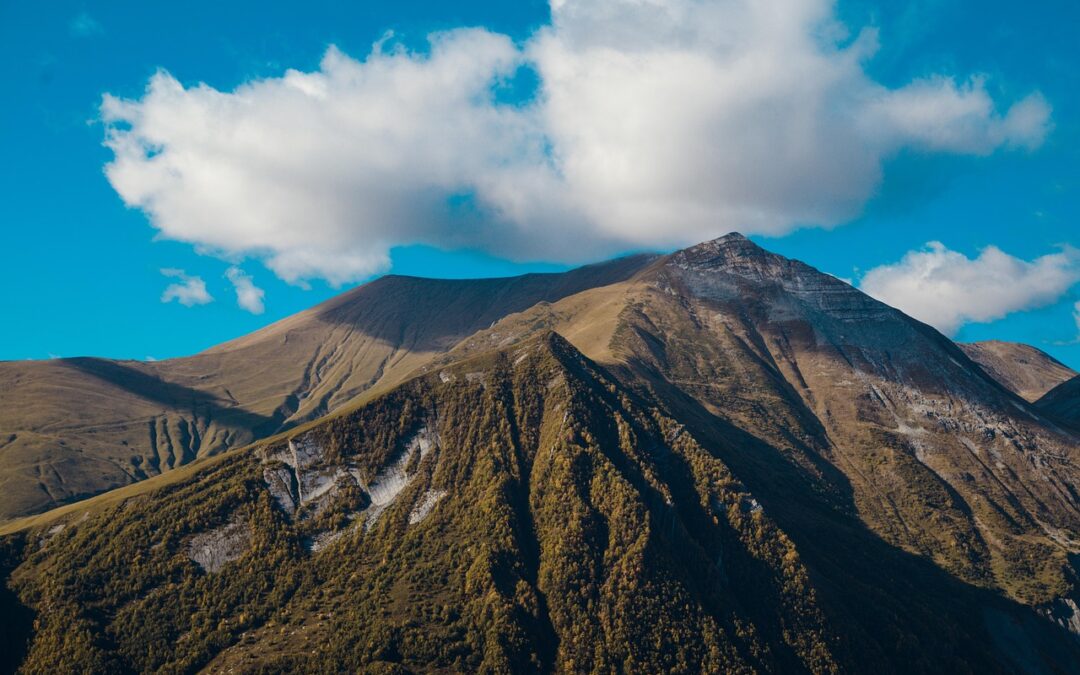 Scenic Hiking Paths / Get Your Hiking Boots Ready! Amazing…