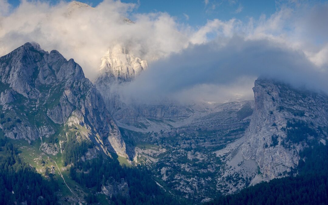 Scenic Snowcat Rides To Mountain Tops &raquo; Escape To The…