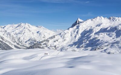 Powdercat Tours For Advanced Skiers / Powder Dreams: Unleash Your…